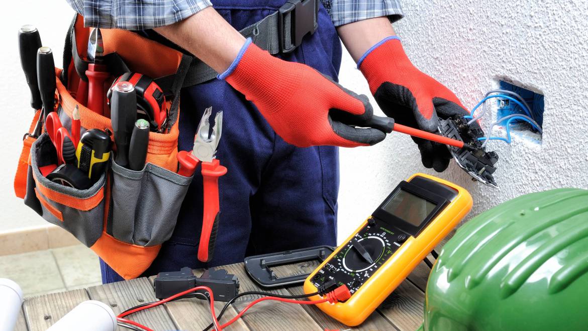 The Benefits of Hiring a Professional Electrician for Home and Office Projects in Hornchurch